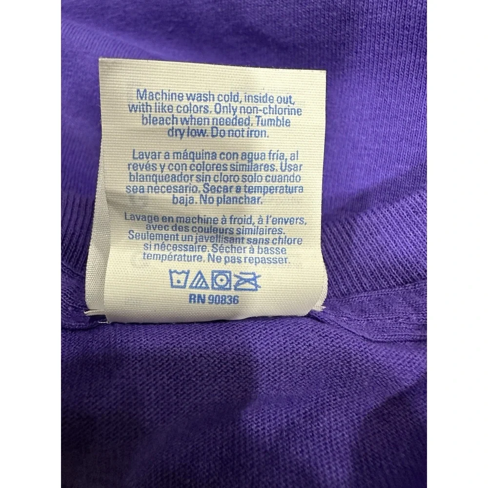 Majestic Los Angeles Lakers Men;s Purple T Shirt Size Large‎
